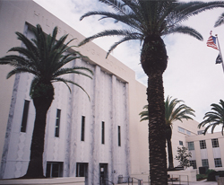 photo of the courthouse constructed in 1952